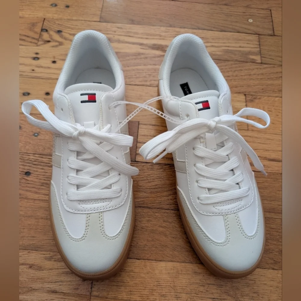 Tommy Hilfiger stylish white